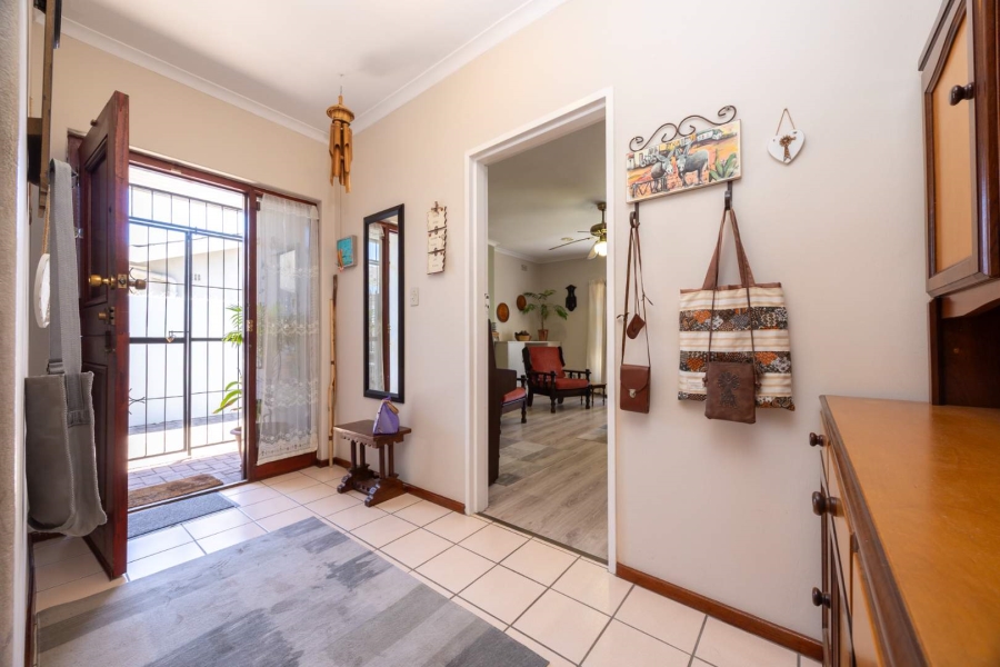 6 Bedroom Property for Sale in Goodwood Estate Western Cape